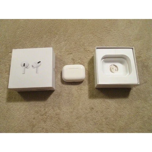 Apple AirPods Pro Charging Case With Box - Picture 2 of 5
